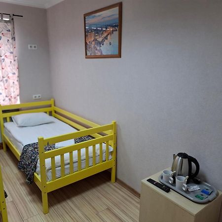 Guest House "Golden Gate 911 " Kiev Buitenkant foto