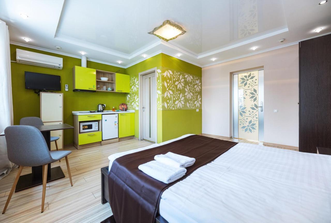Guest House "Golden Gate 911 " Kiev Buitenkant foto