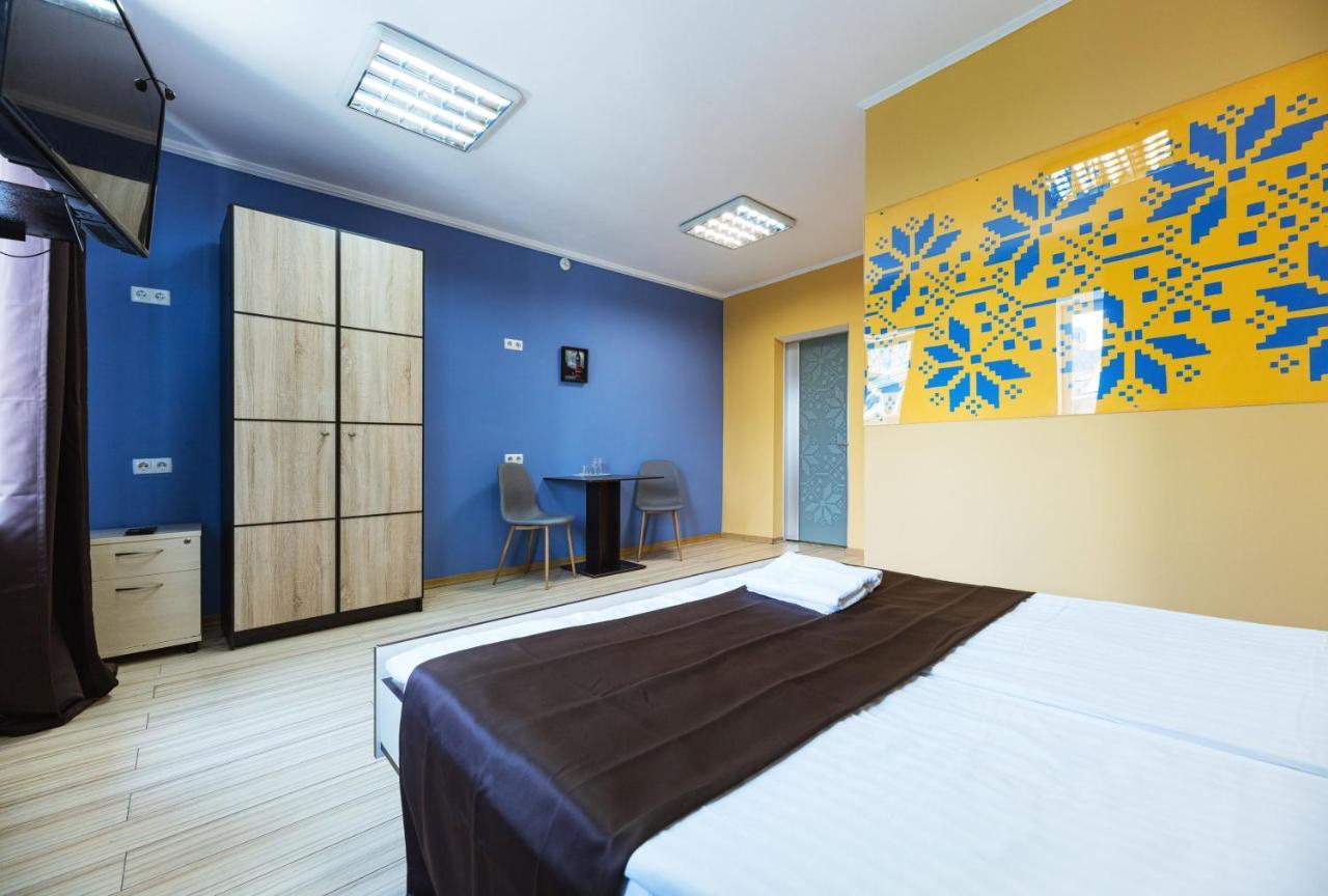 Guest House "Golden Gate 911 " Kiev Buitenkant foto