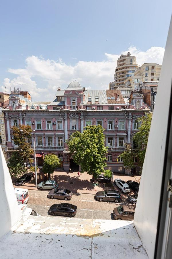 Guest House "Golden Gate 911 " Kiev Buitenkant foto