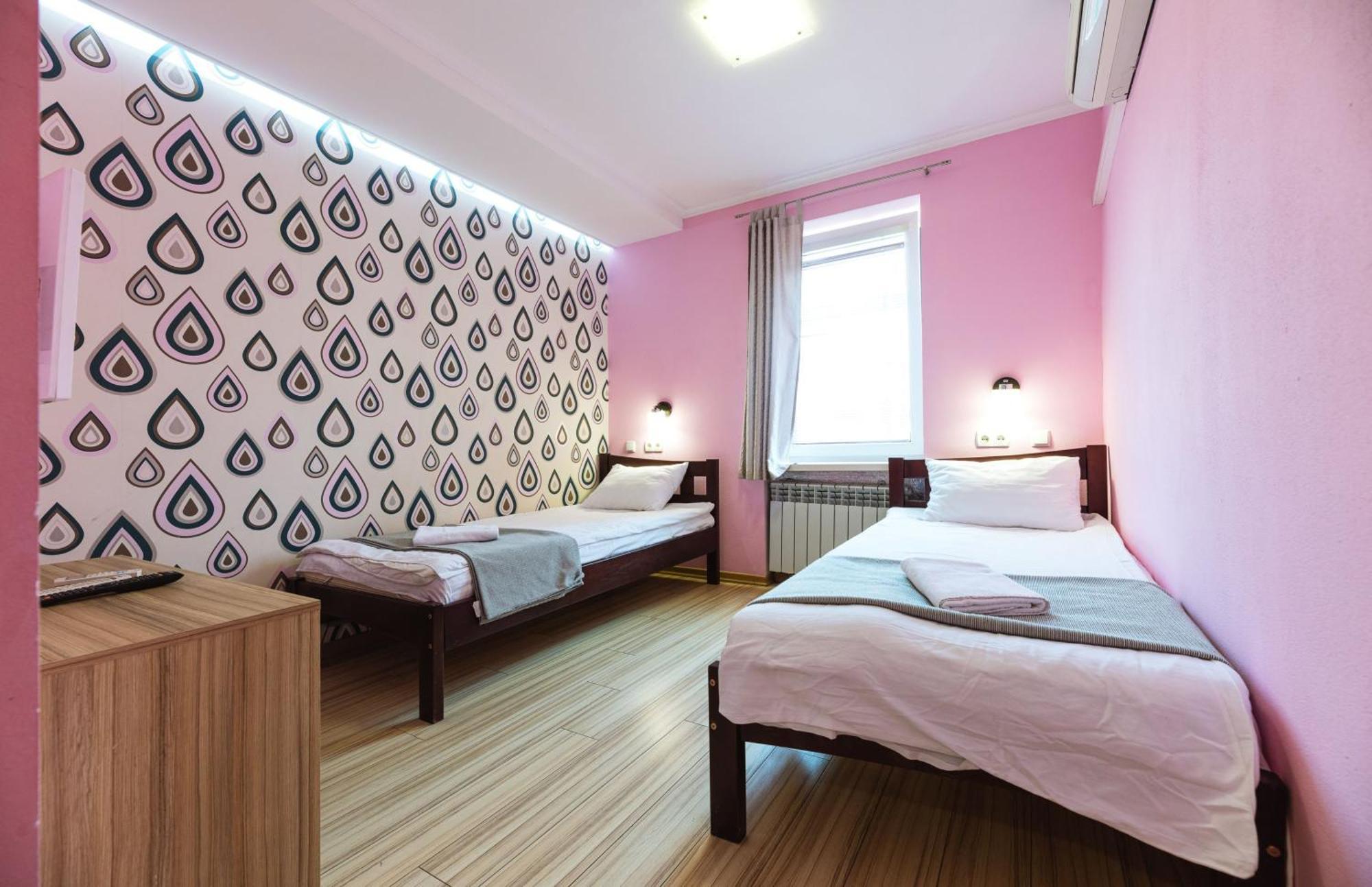 Guest House "Golden Gate 911 " Kiev Buitenkant foto