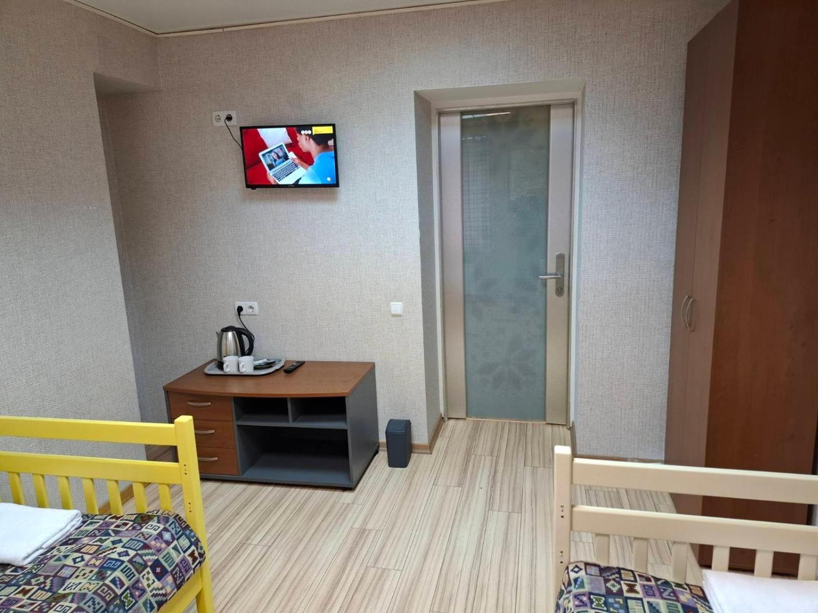 Guest House "Golden Gate 911 " Kiev Buitenkant foto