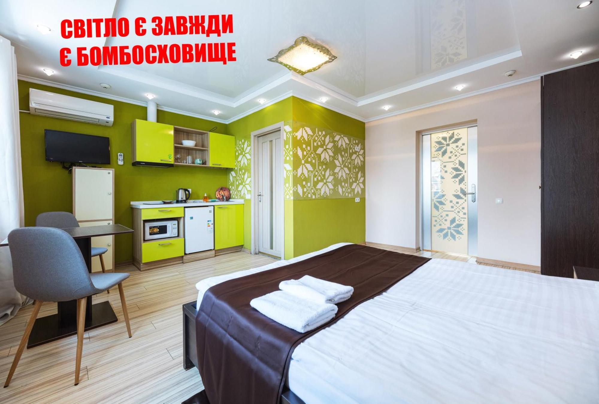 Guest House "Golden Gate 911 " Kiev Buitenkant foto